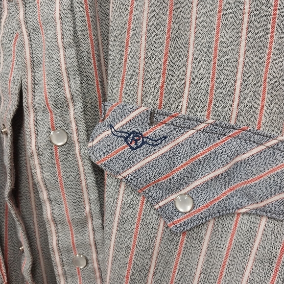 Flying "R" Ranchwear Shirt - Picture 3 of 5